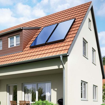 Solarthermiekollektoren auf einem Privathaus