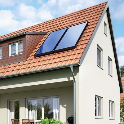 Solarthermiekollektoren auf einem Privathaus